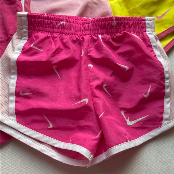 Girls Nike 3T short sleeve shirt outfit - Picture 2 of 10